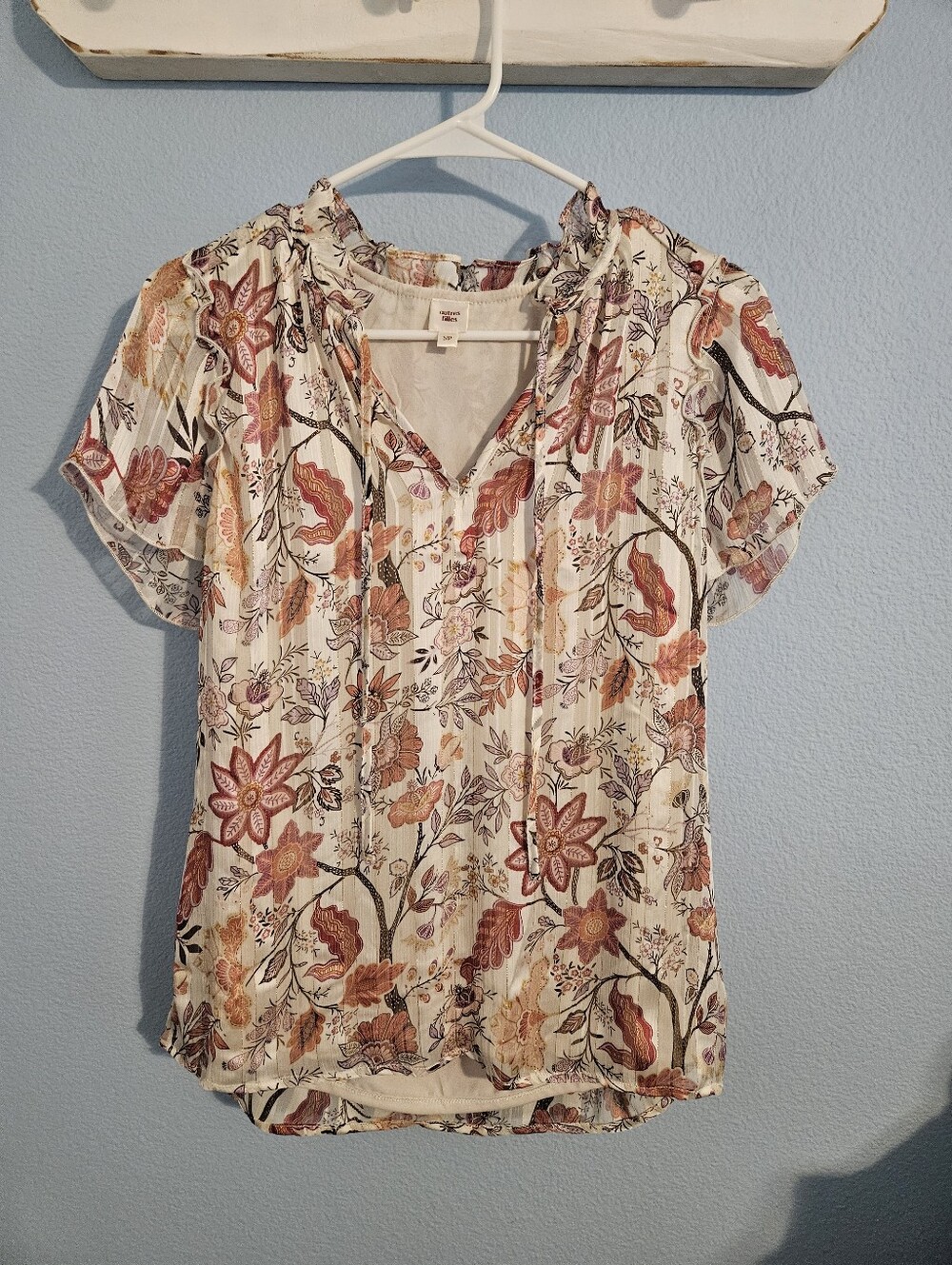 Printed Short-Sleeve Blouse in Cream with Rust & Pink Floral
